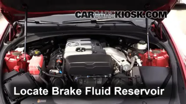 2015 Cadillac CTS 2.0L 4 Cyl. Turbo Liquide de frein Contrôler le niveau de liquide de frein